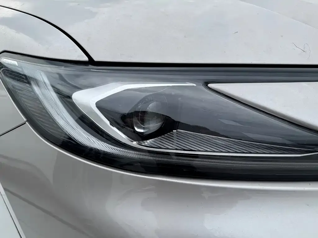 Toyota Camry — фото 2