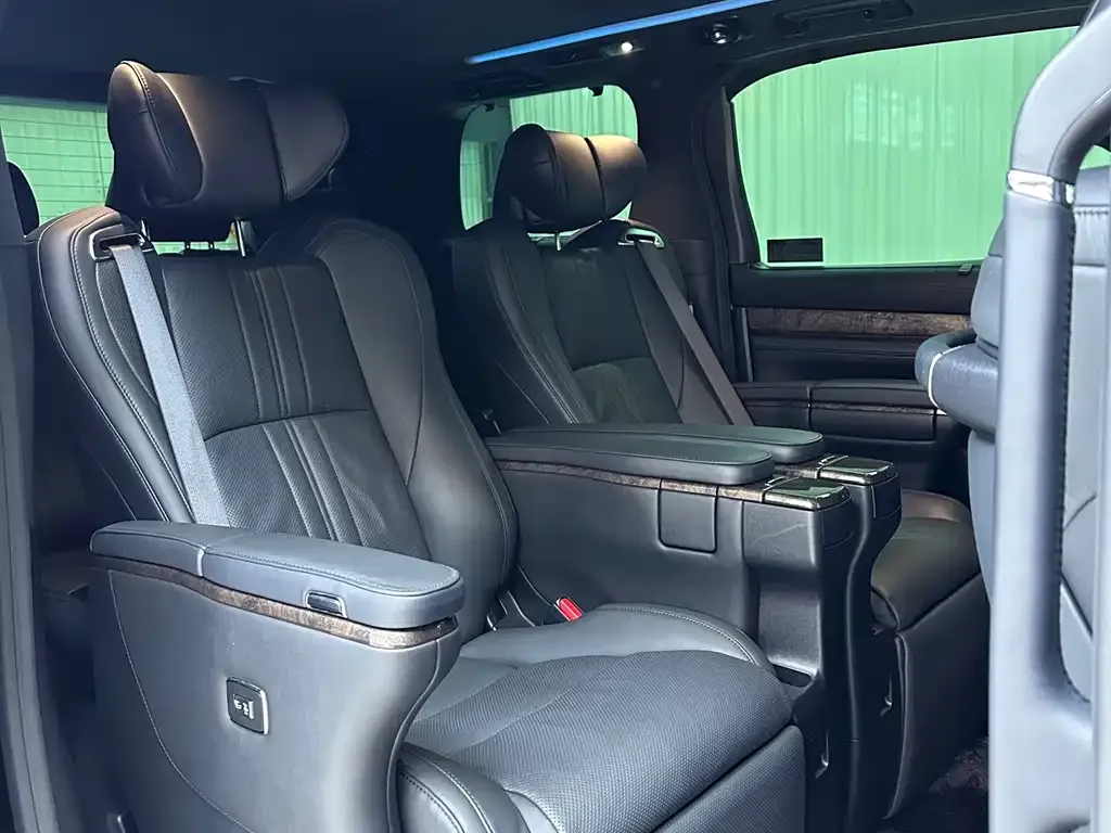 Toyota Alphard 2021 из CN, фото 7