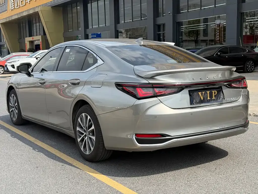 Lexus ES — фото 3