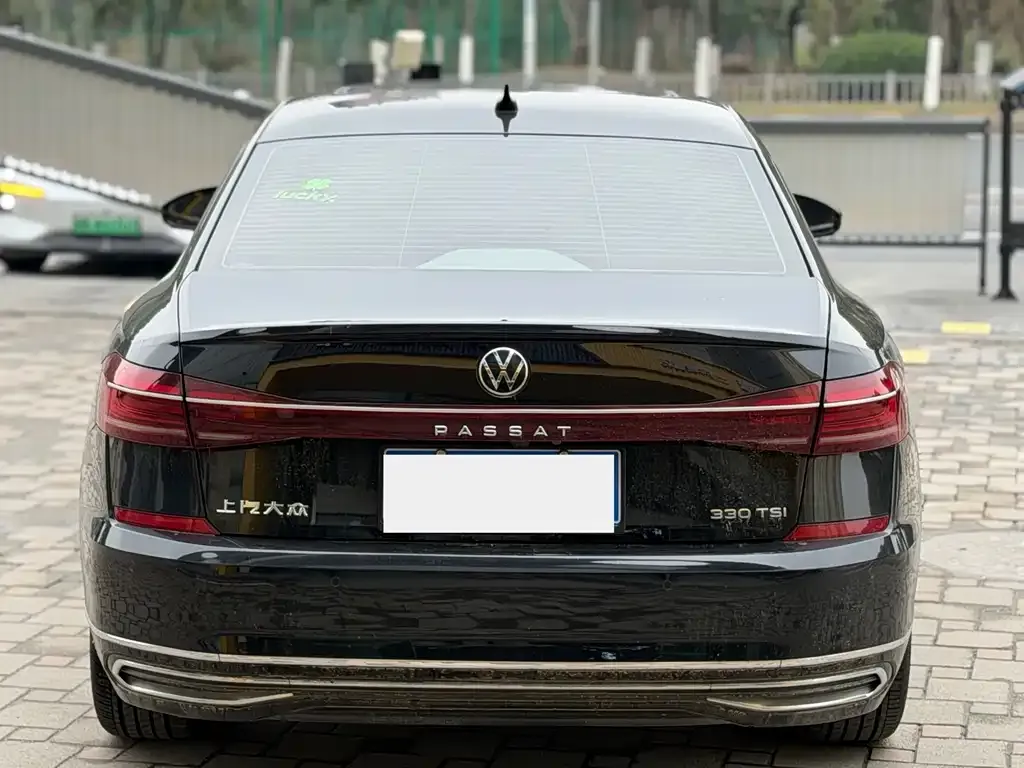Volkswagen Passat — фото 5