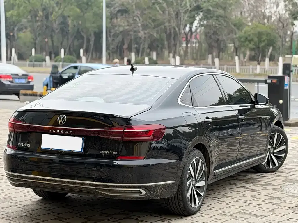 Volkswagen Passat — фото 3