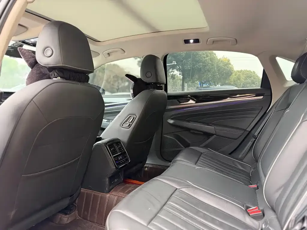 Volkswagen Passat — фото 7