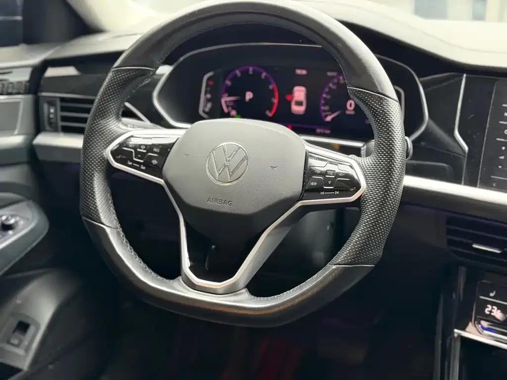 Volkswagen Passat — фото 8