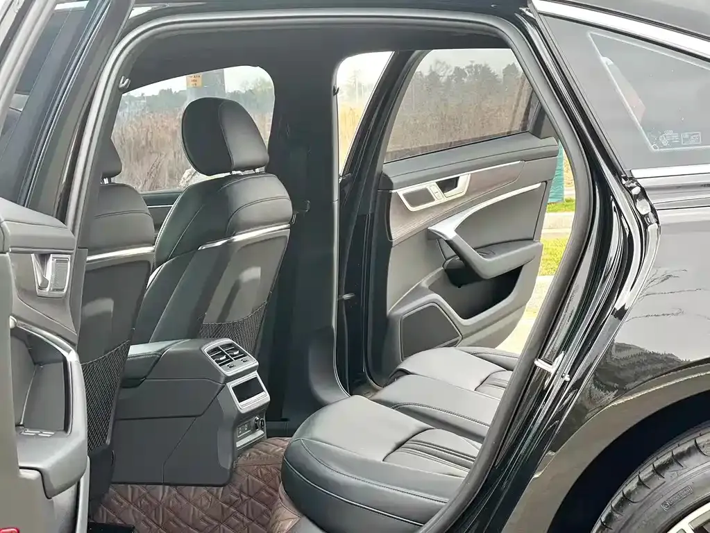 Audi A6L 2025 из CN, фото 10