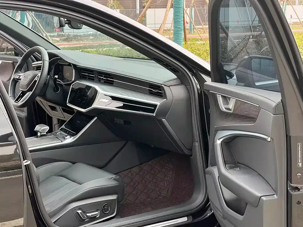 Audi A6L 2025 из CN, фото 5