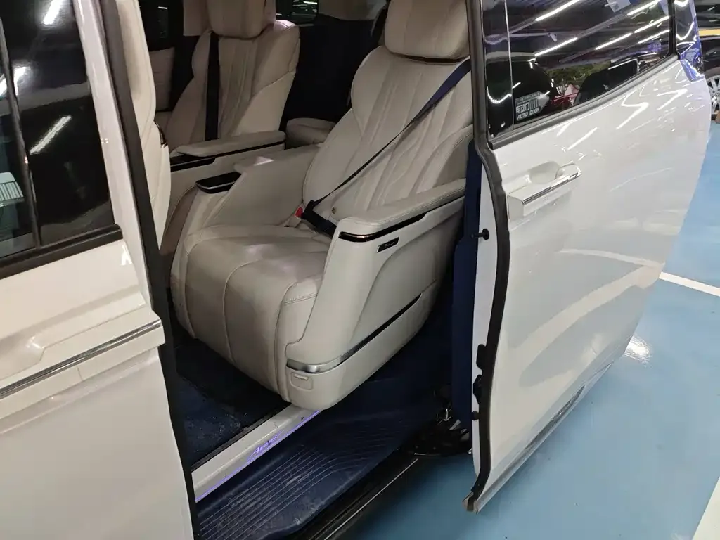 Buick Century 2023 из CN, фото 7