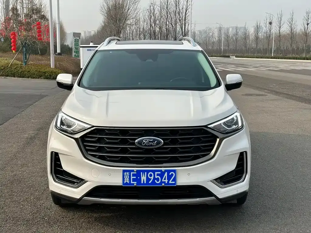 Ford Edge — фото 9