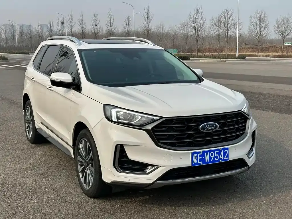 Ford Edge — фото 10