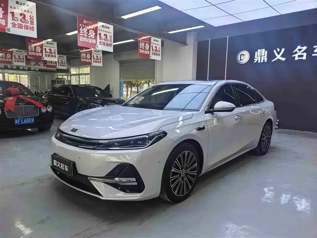 Geely 银河A7