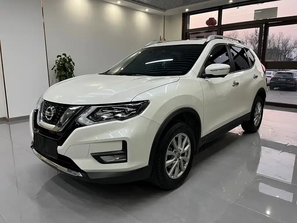 Nissan X-Trail — фото 1
