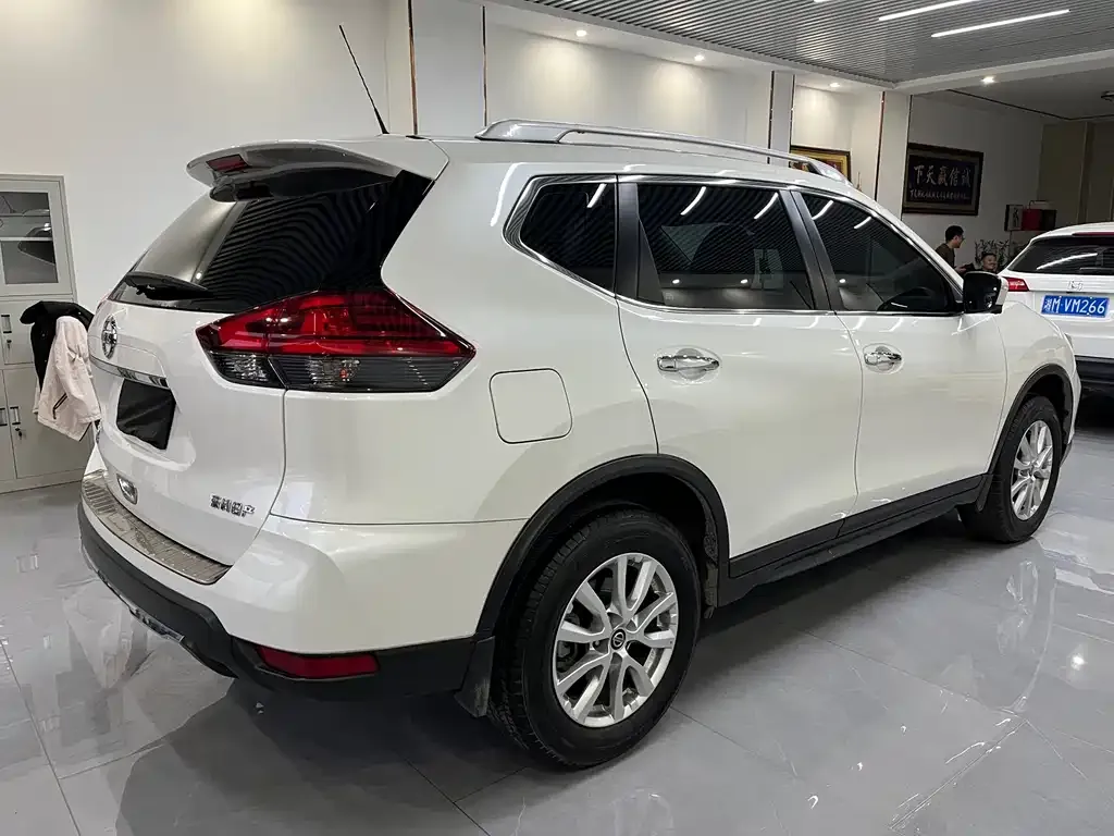 Nissan X-Trail — фото 4