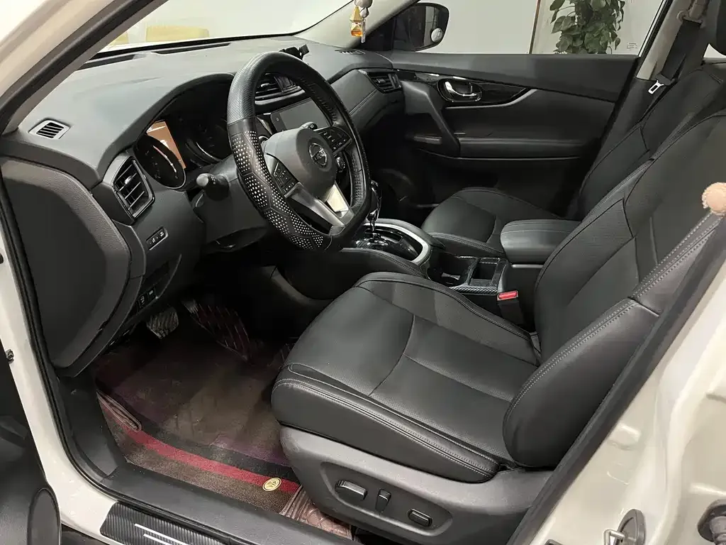 Nissan X-Trail — фото 10