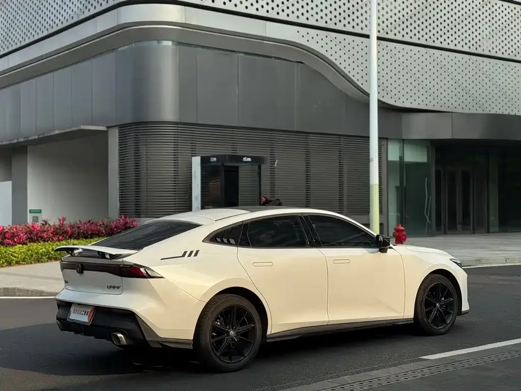 Changan UNI-V 2024 из CN, фото 7