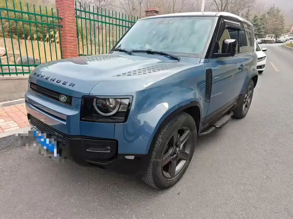 Land Rover Defender — фото 1
