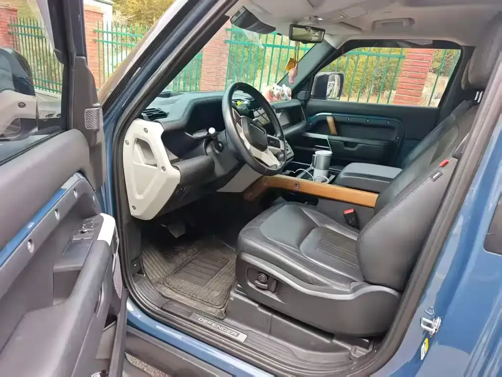 Land Rover Defender — фото 10