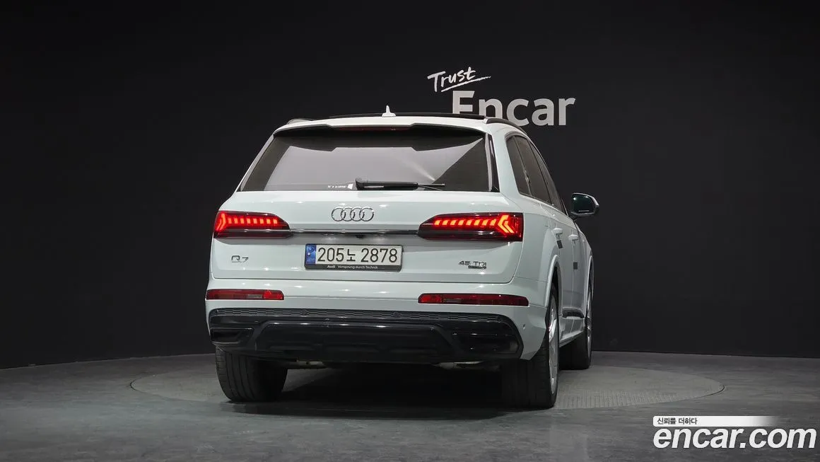 Audi Q7 2023 из KR, фото 9
