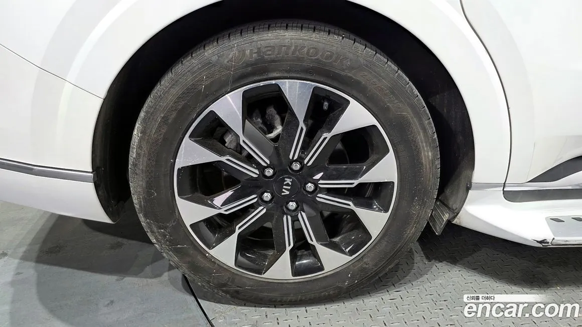 Kia Carnival — фото 10