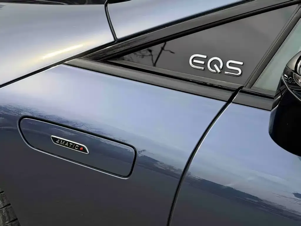Mercedes-Benz EQS AMG — фото 9