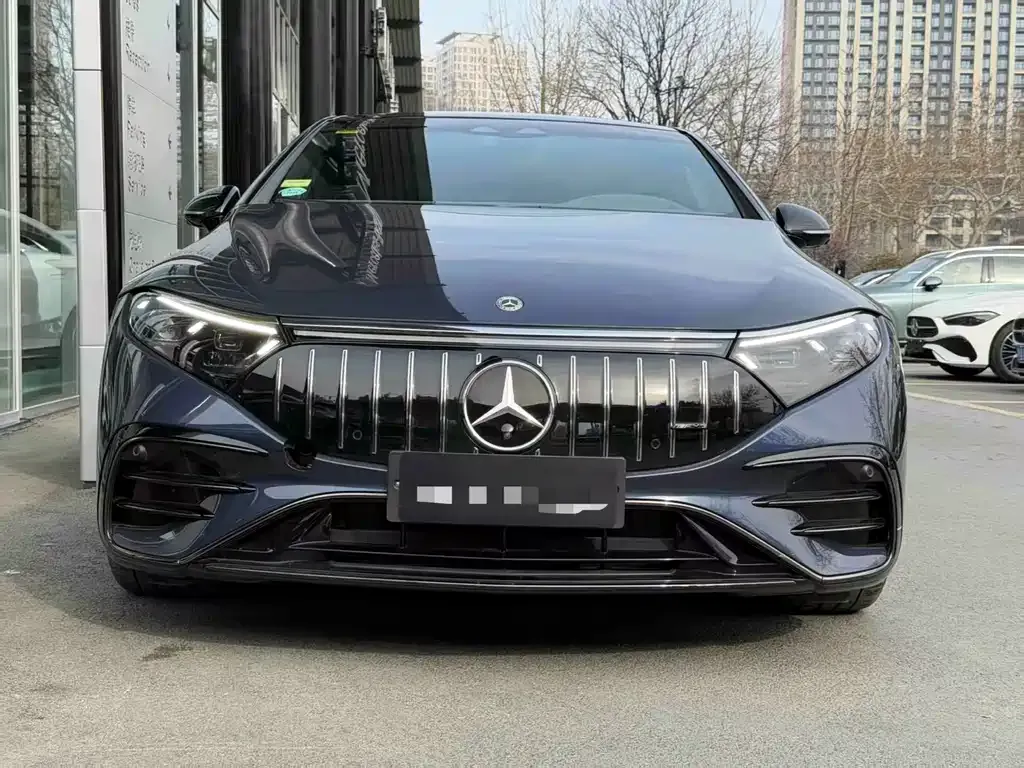 Mercedes-Benz EQS AMG — фото 6