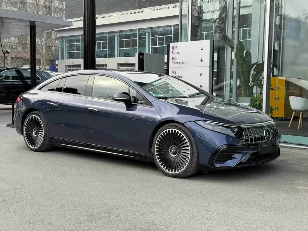 Mercedes-Benz EQS AMG — фото 3