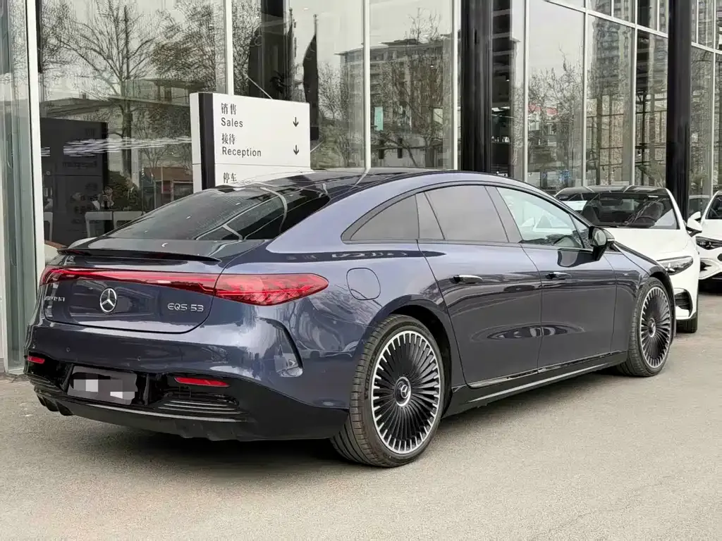 Mercedes-Benz EQS AMG — фото 8