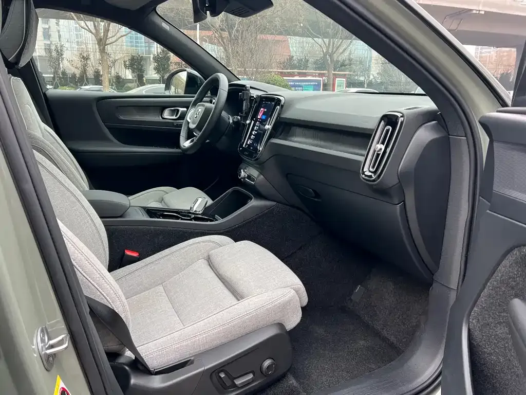Volvo XC40 NEV 2023 из CN, фото 9