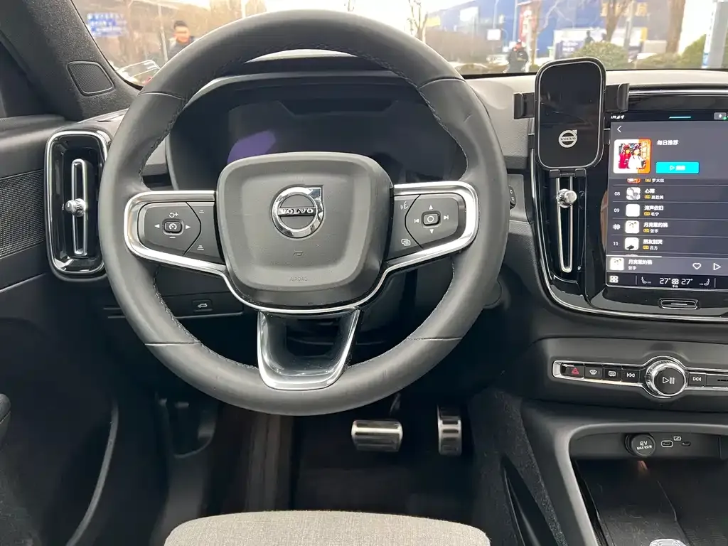 Volvo XC40 NEV 2023 из CN, фото 7
