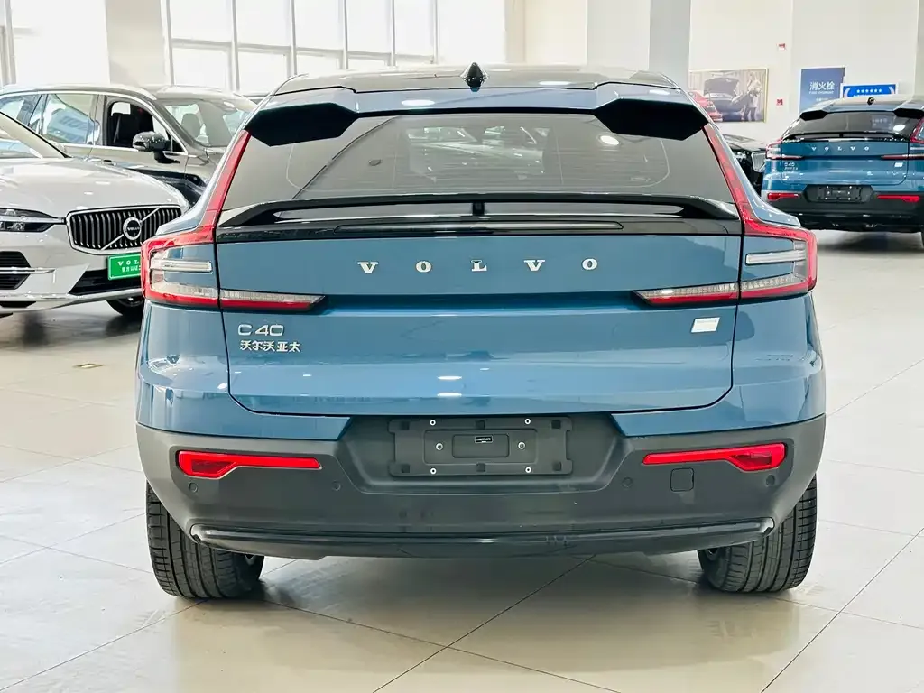 Volvo C40 2023 из CN, фото 2