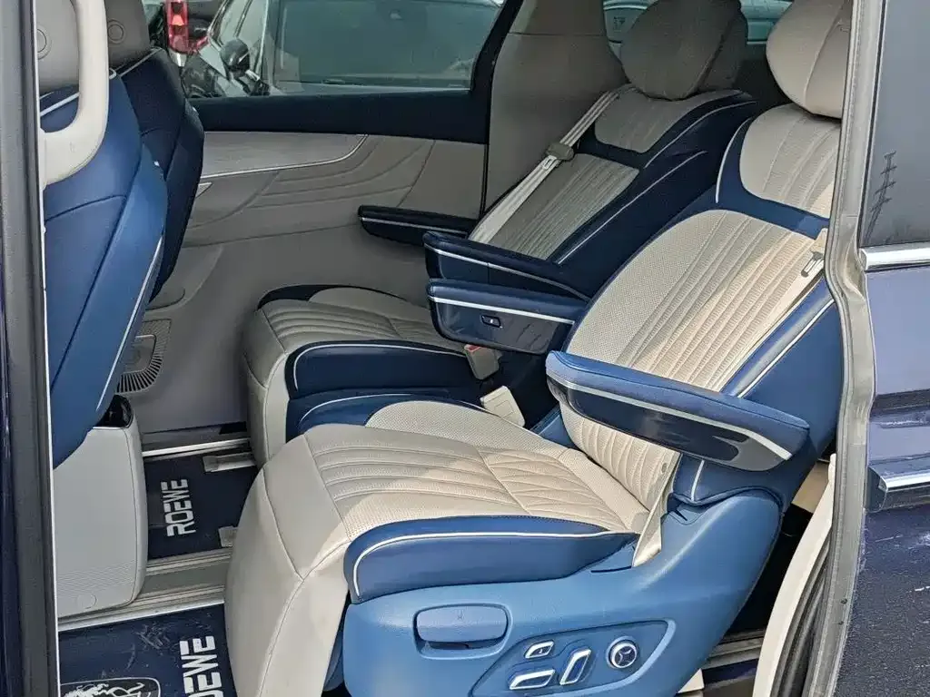 Roewe iMAX8 2022 из CN, фото 8