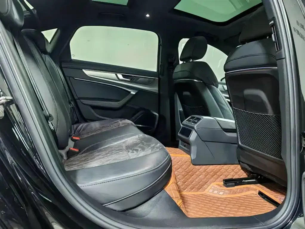 Audi A6L 2022 из CN, фото 7