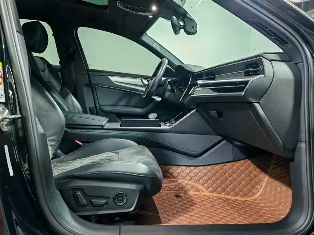 Audi A6L 2022 из CN, фото 2