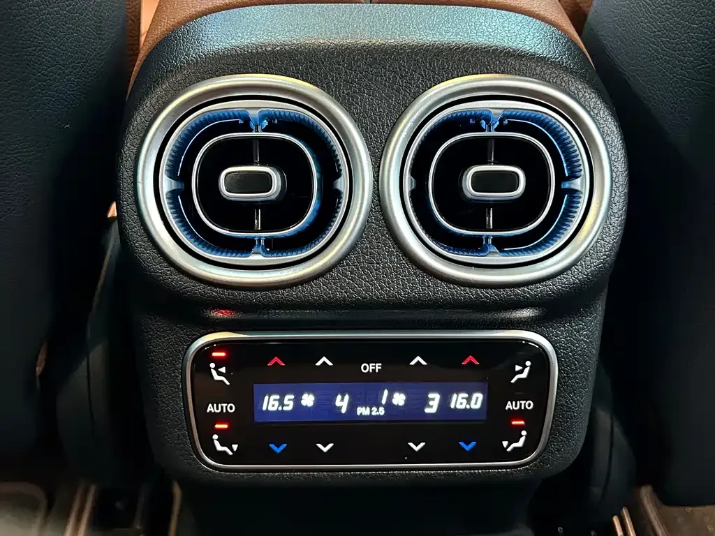 Mercedes-Benz GLC — фото 10