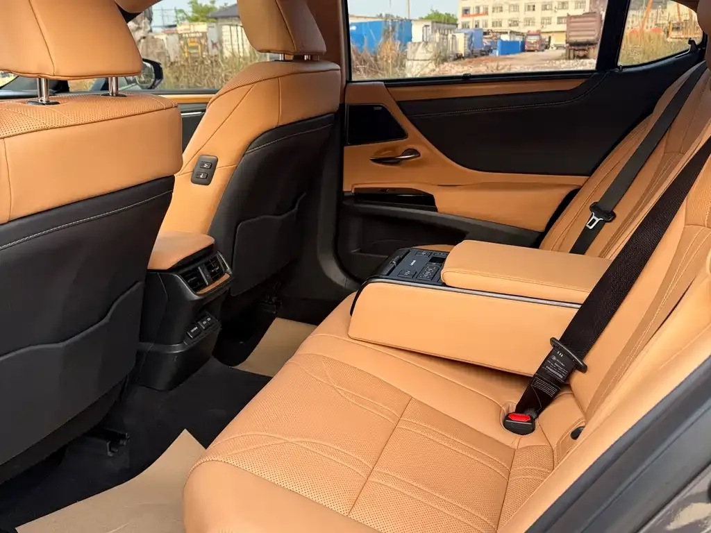 Lexus ES 2022 из CN, фото 8