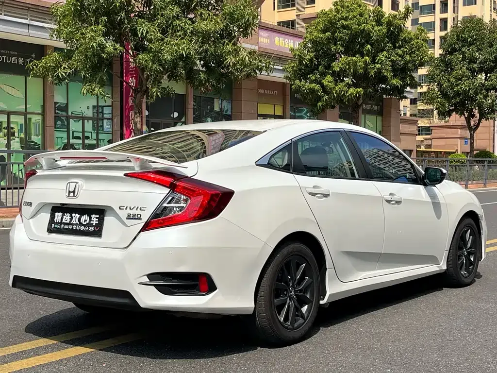 Honda Civic — фото 5