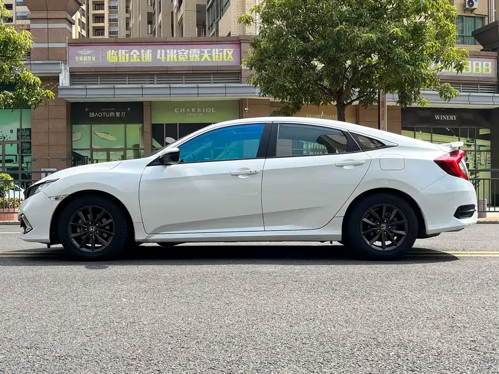 Honda Civic — фото 8