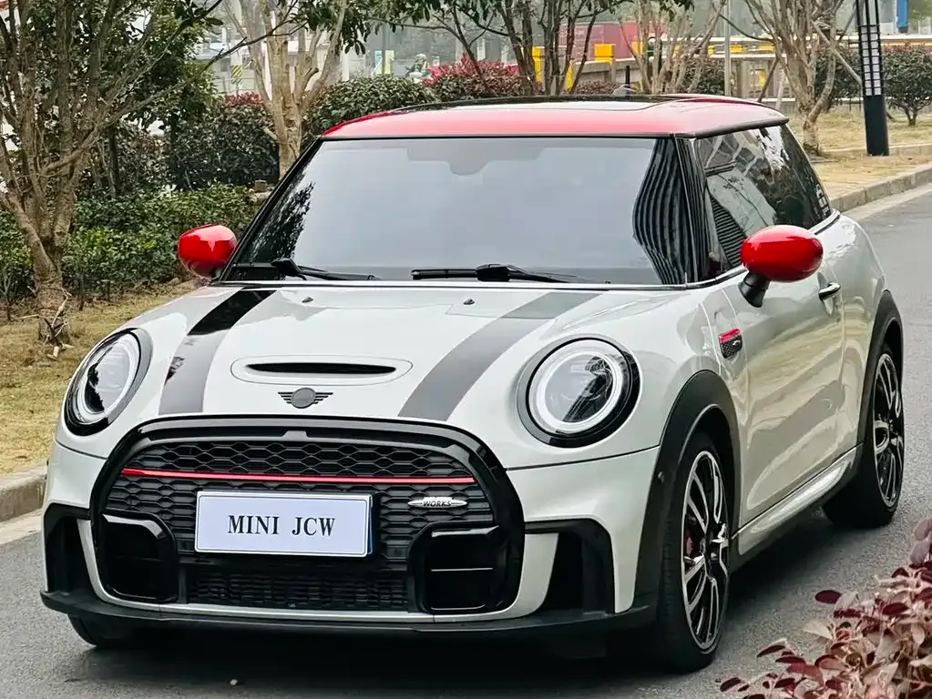 MINI JCW (John Cooper Works) — фото 1