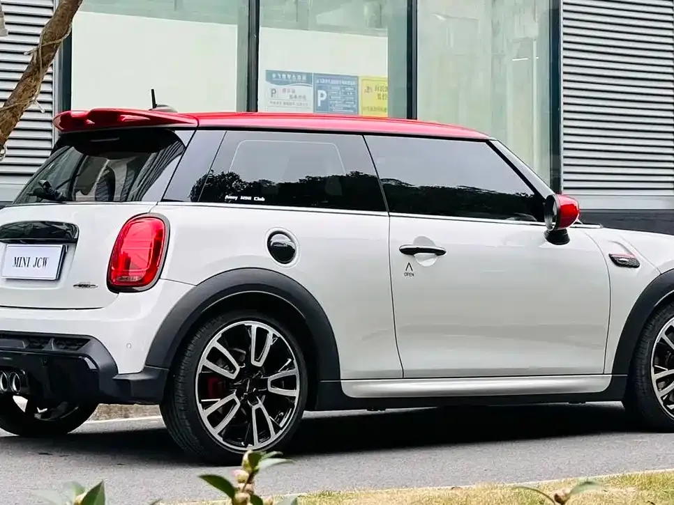 MINI JCW (John Cooper Works) — фото 10