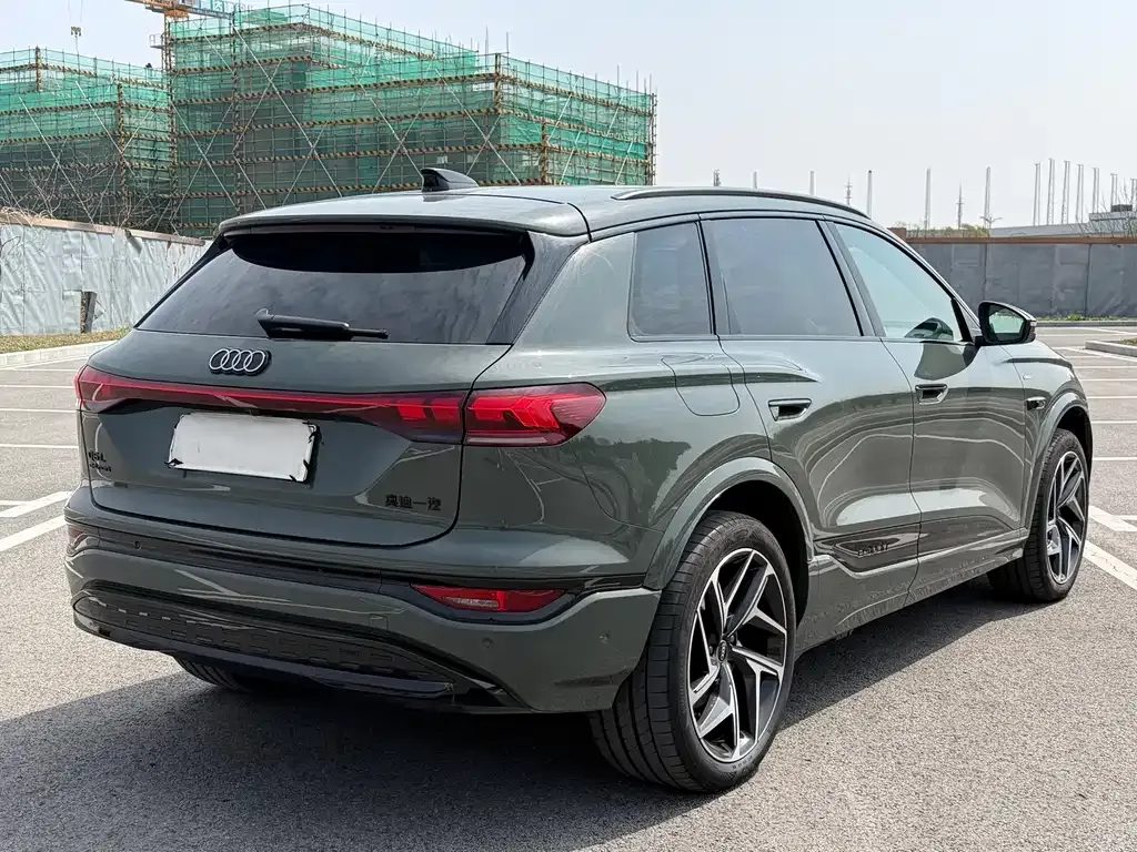 Audi Q6L e-tron — фото 5