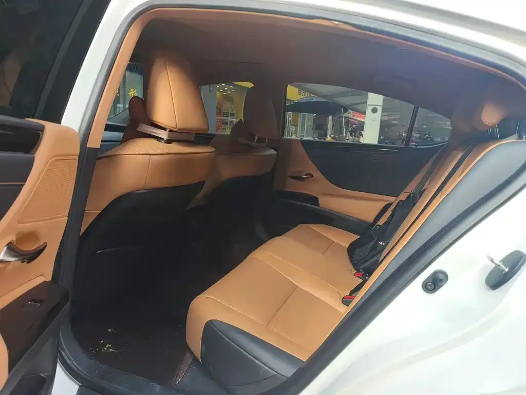 Lexus ES — фото 3