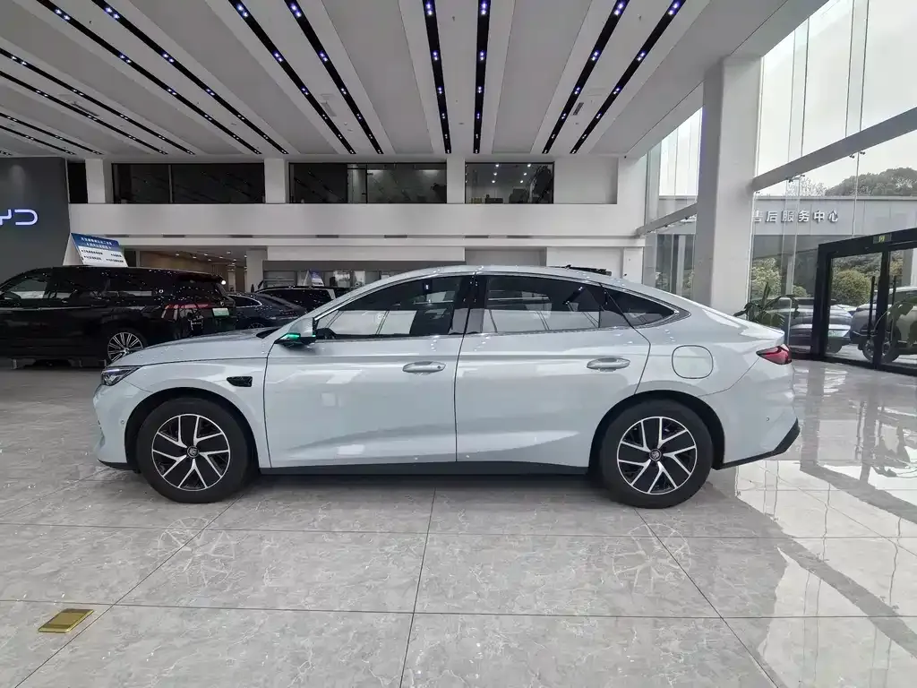 BYD Qin L — фото 2