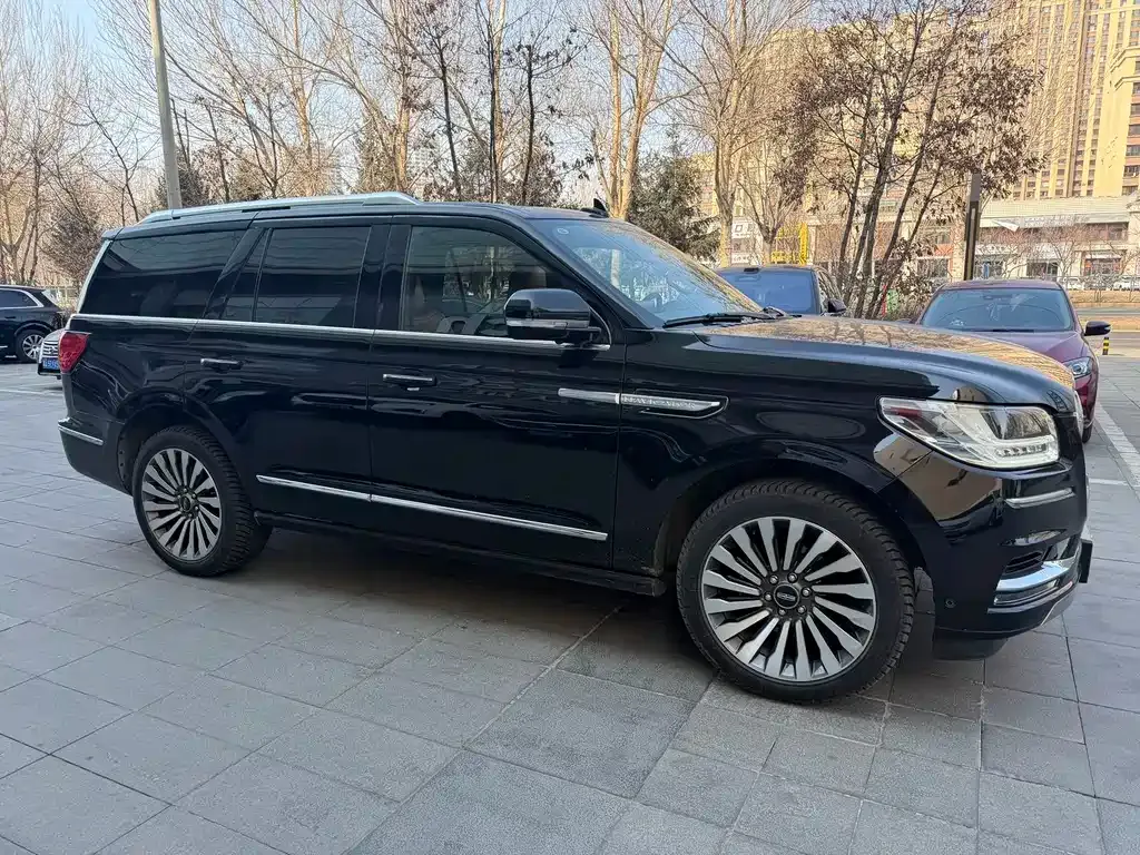 Lincoln Navigator — фото 8