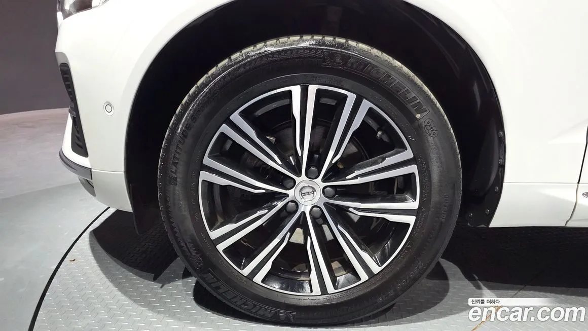 Volvo XC60 2022 из KR, фото 3
