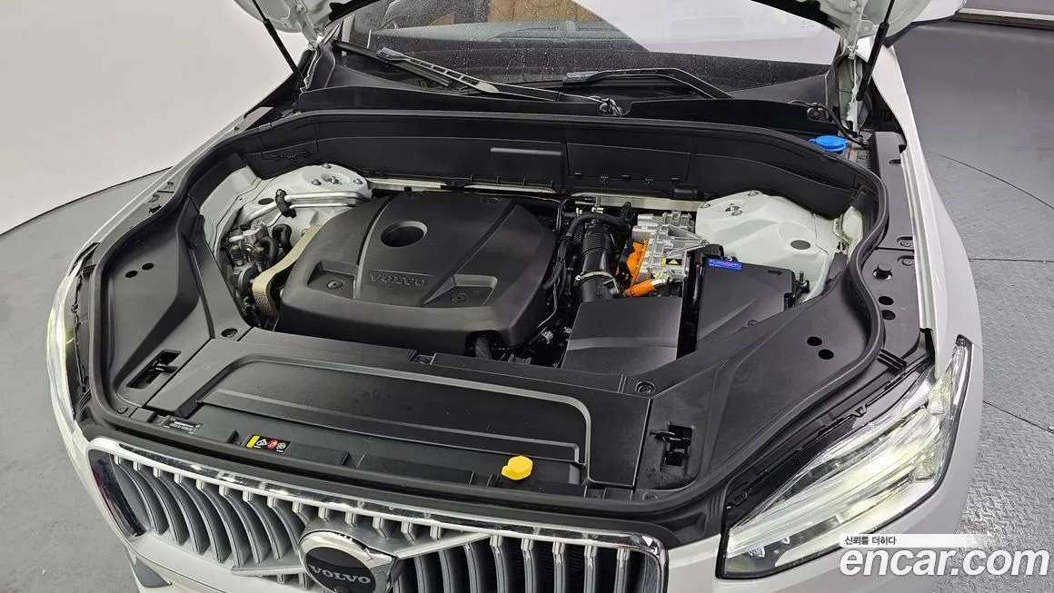 Volvo XC90 — фото 10