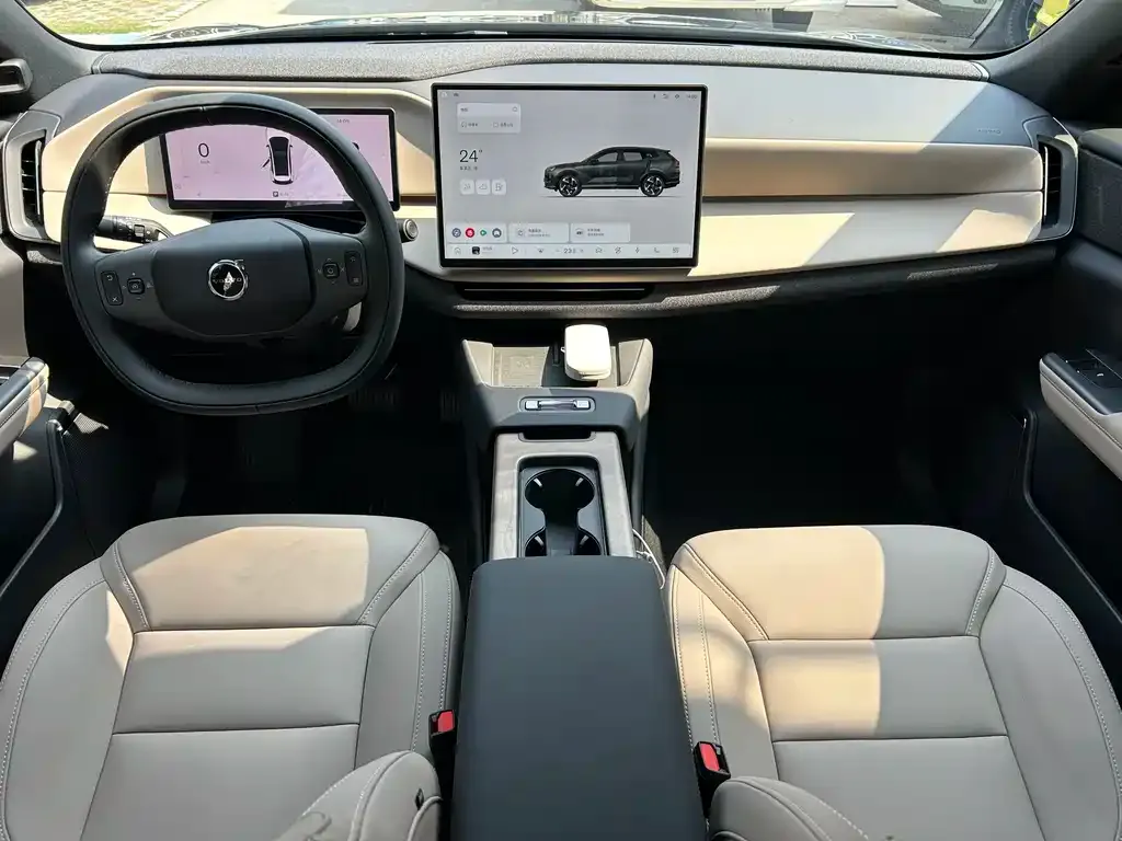 Volvo XC70 Plug-in Hybrid — фото 9