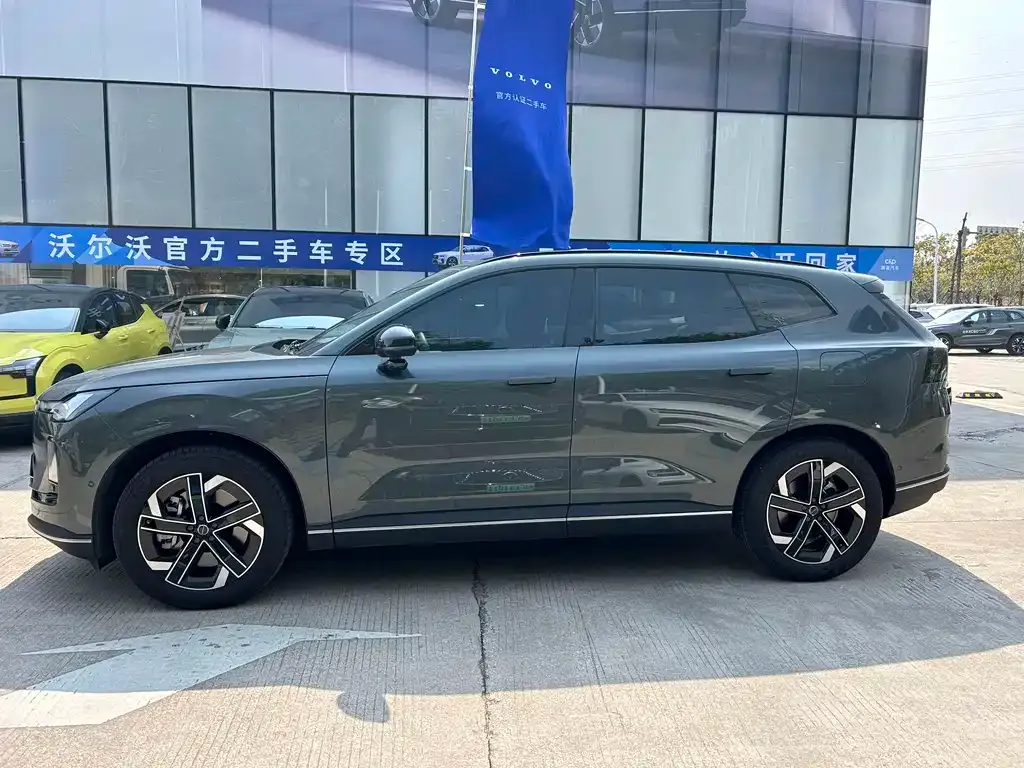 Volvo XC70 Plug-in Hybrid — фото 3
