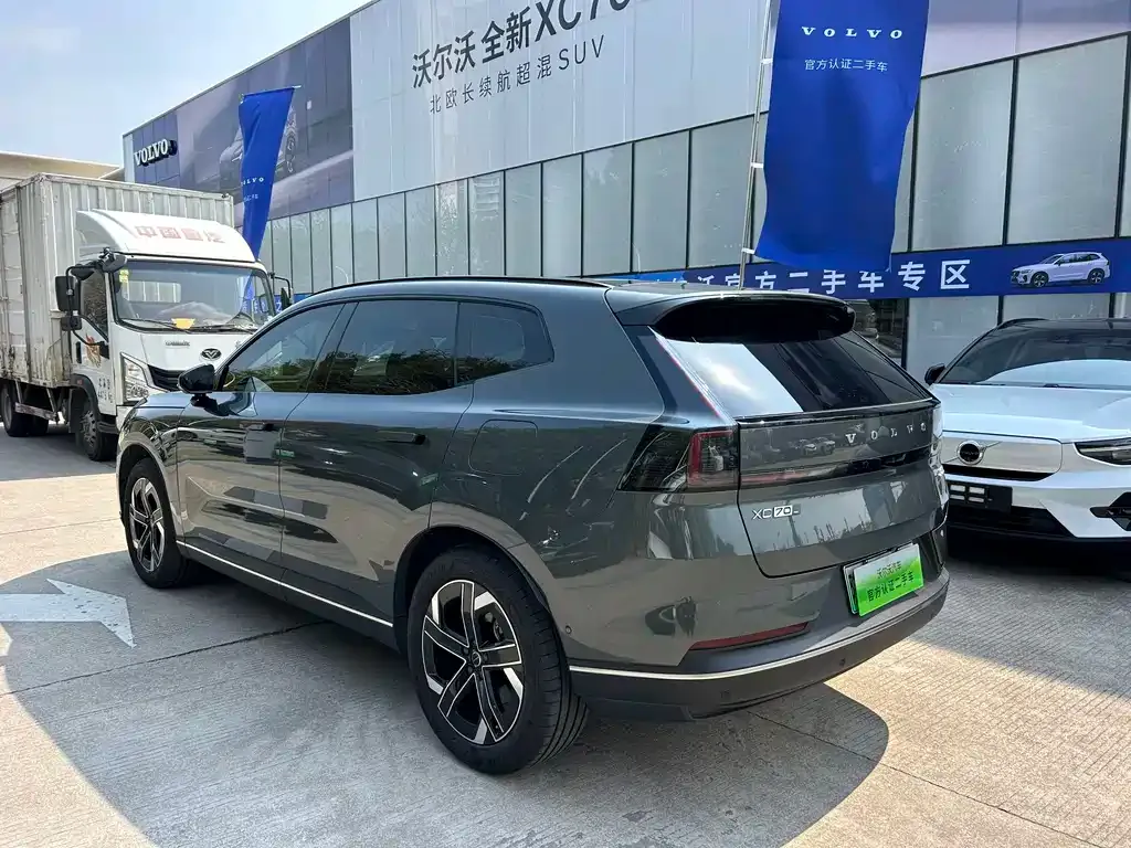 Volvo XC70 Plug-in Hybrid — фото 6