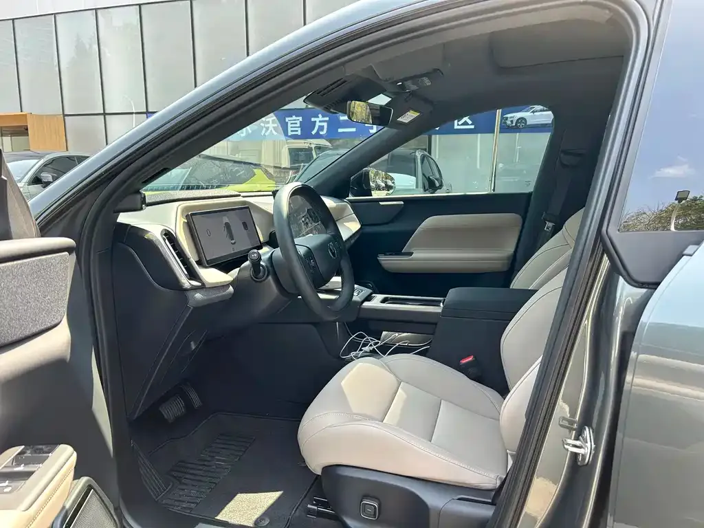 Volvo XC70 Plug-in Hybrid — фото 4