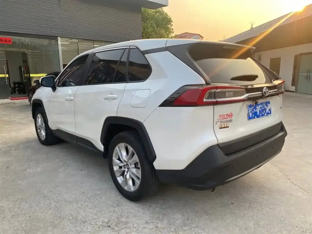 Toyota Wildlander — фото 2