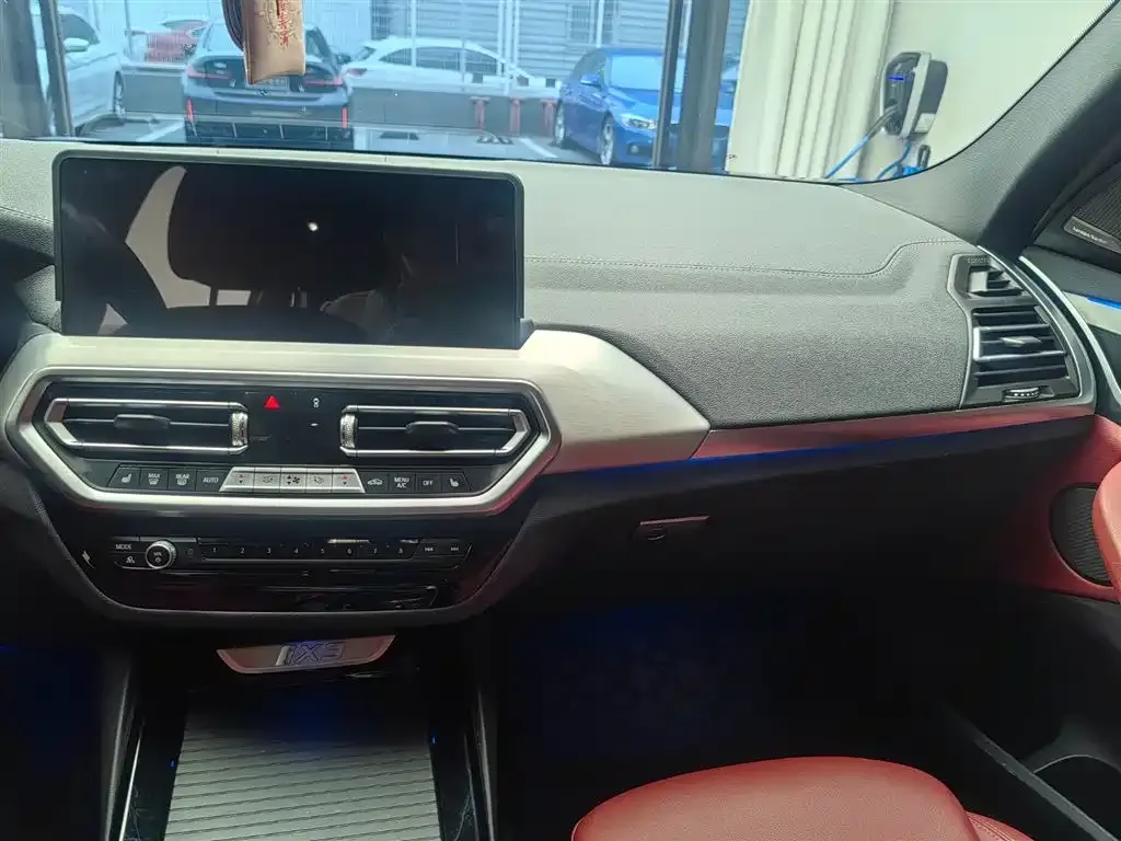 BMW iX3 2024 из CN, фото 4