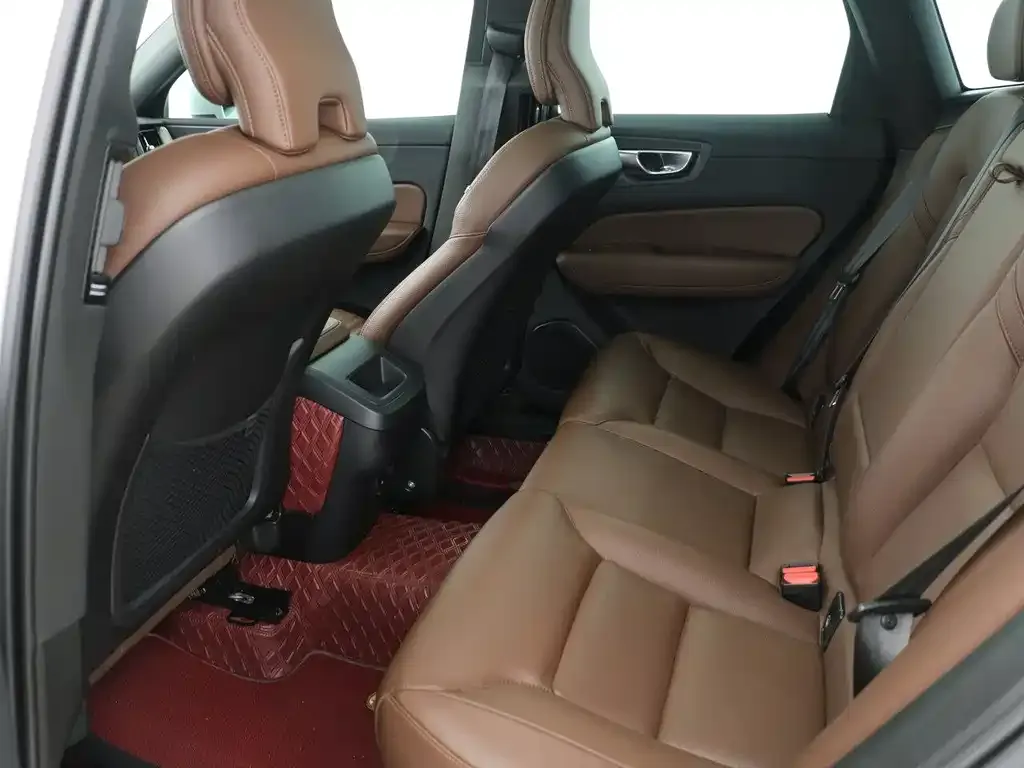 Volvo XC60 2023 из CN, фото 9